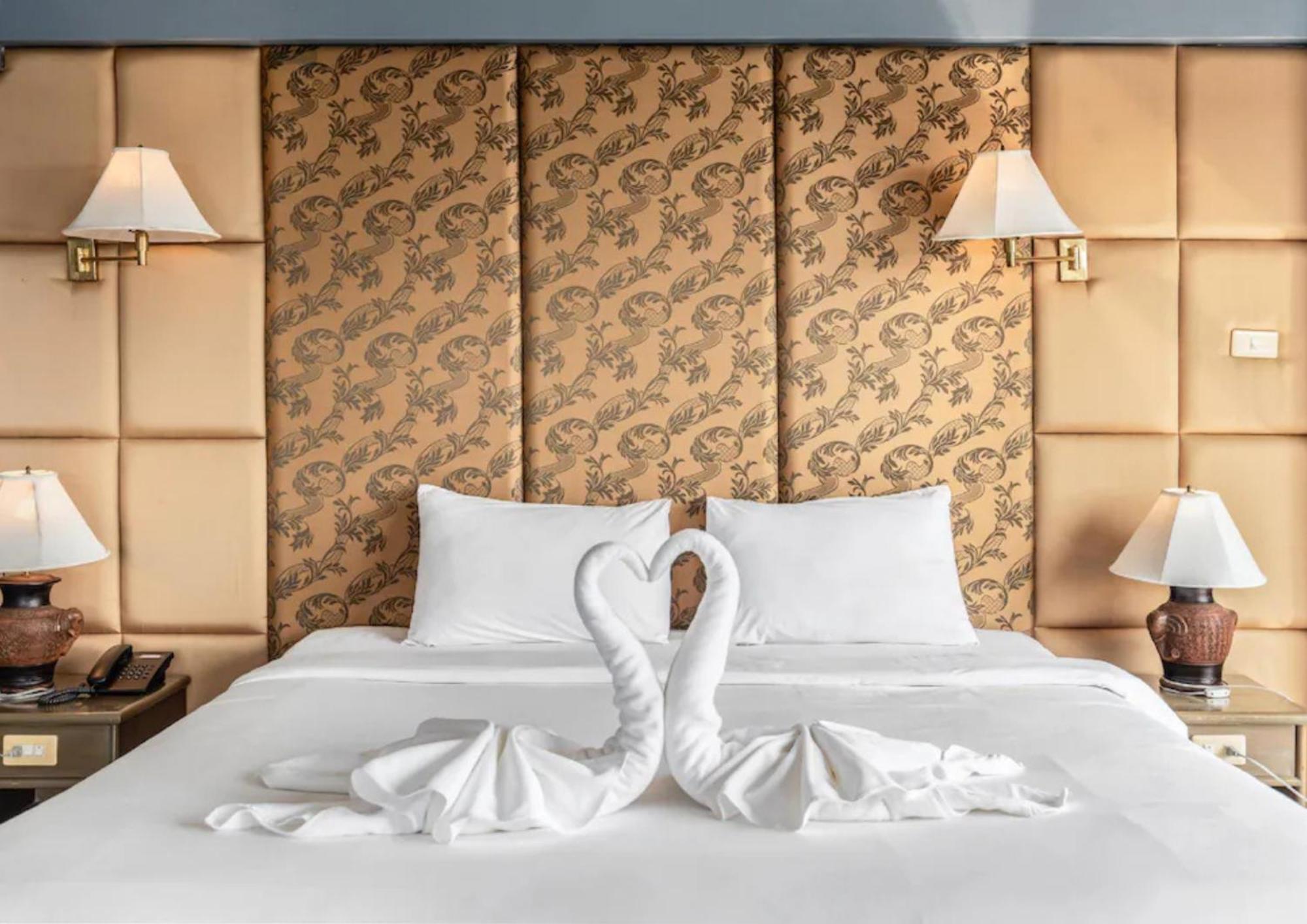 Ayothaya Riverside Hotel Пра Након Си Аютая Екстериор снимка
