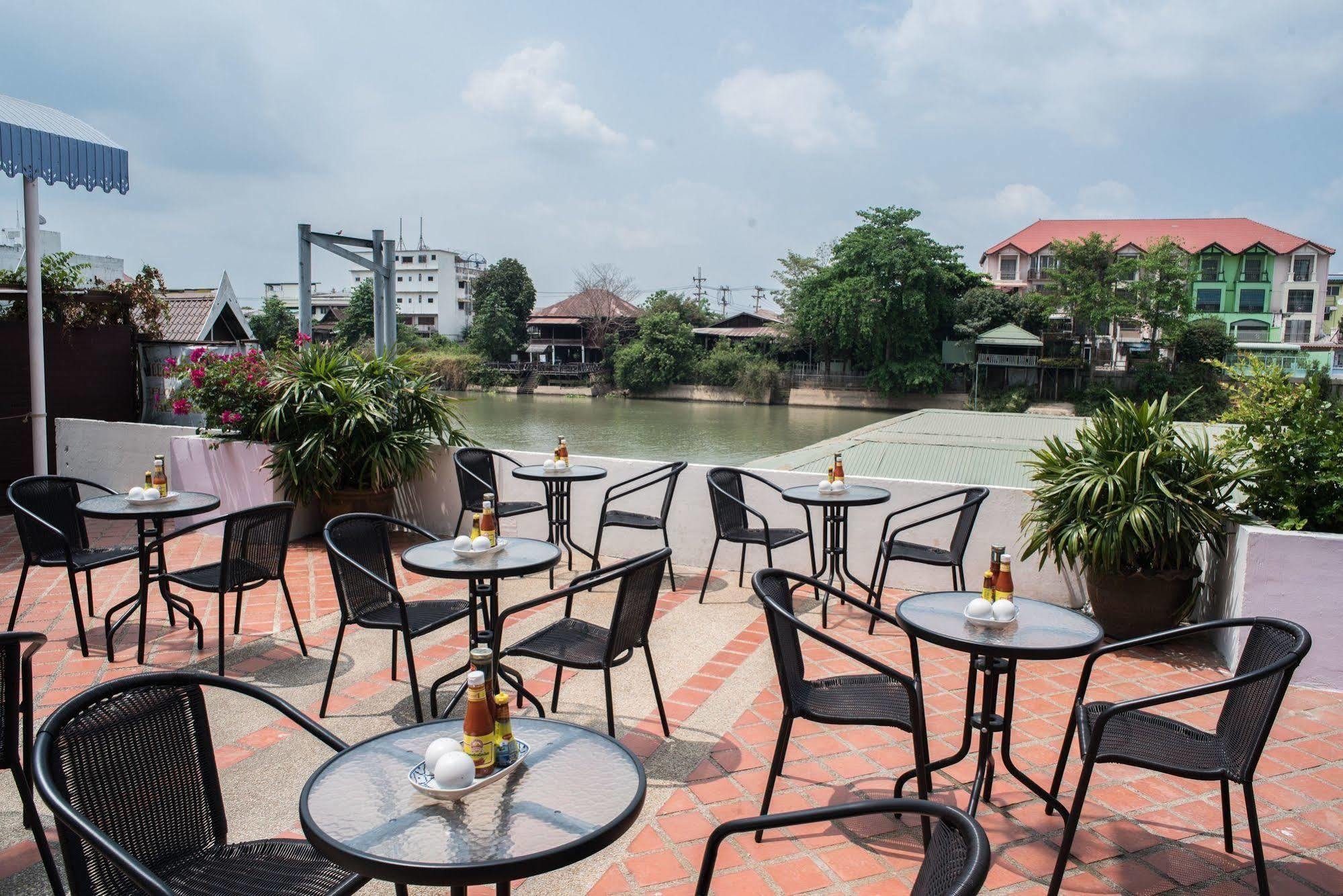 Ayothaya Riverside Hotel Пра Након Си Аютая Екстериор снимка